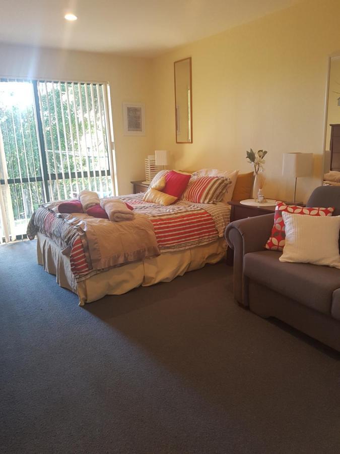 Perfect Small Bay Peaceful Beach. Great Fishing Boating Oysters Holiday home *